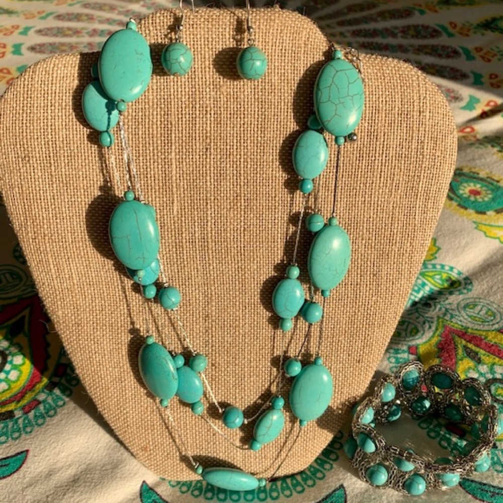 Turquoise Howlite Necklace 23" Earrings w/ Bracelet
